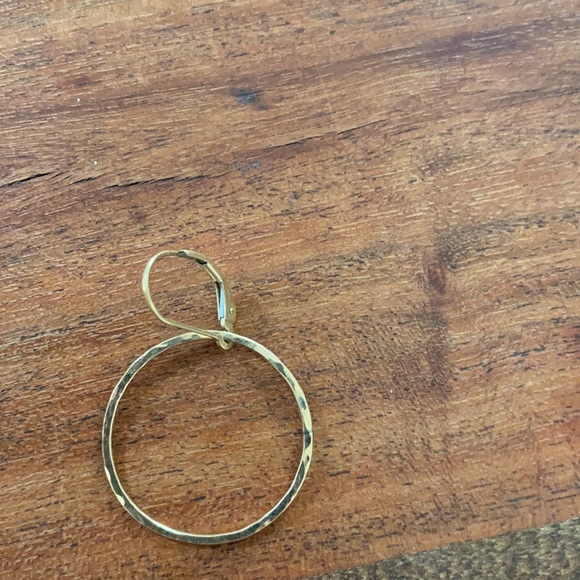 Sabina “The Staple” Hammered Gold Hoop Earring 14k gold filled - Picture 3 of 6